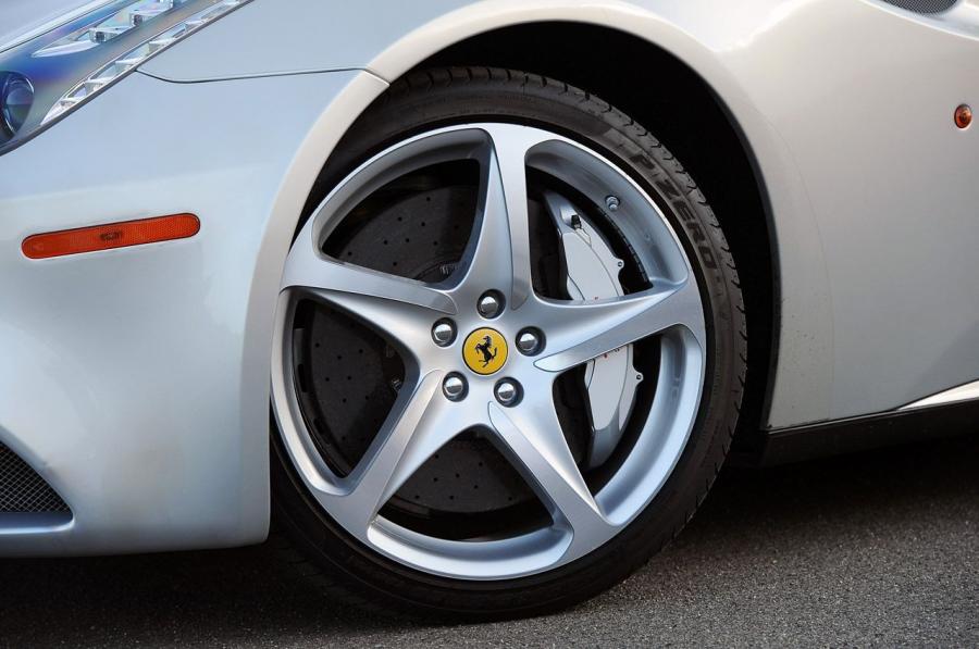  Ferrari FF 2013 года  (фото 46 из 69)